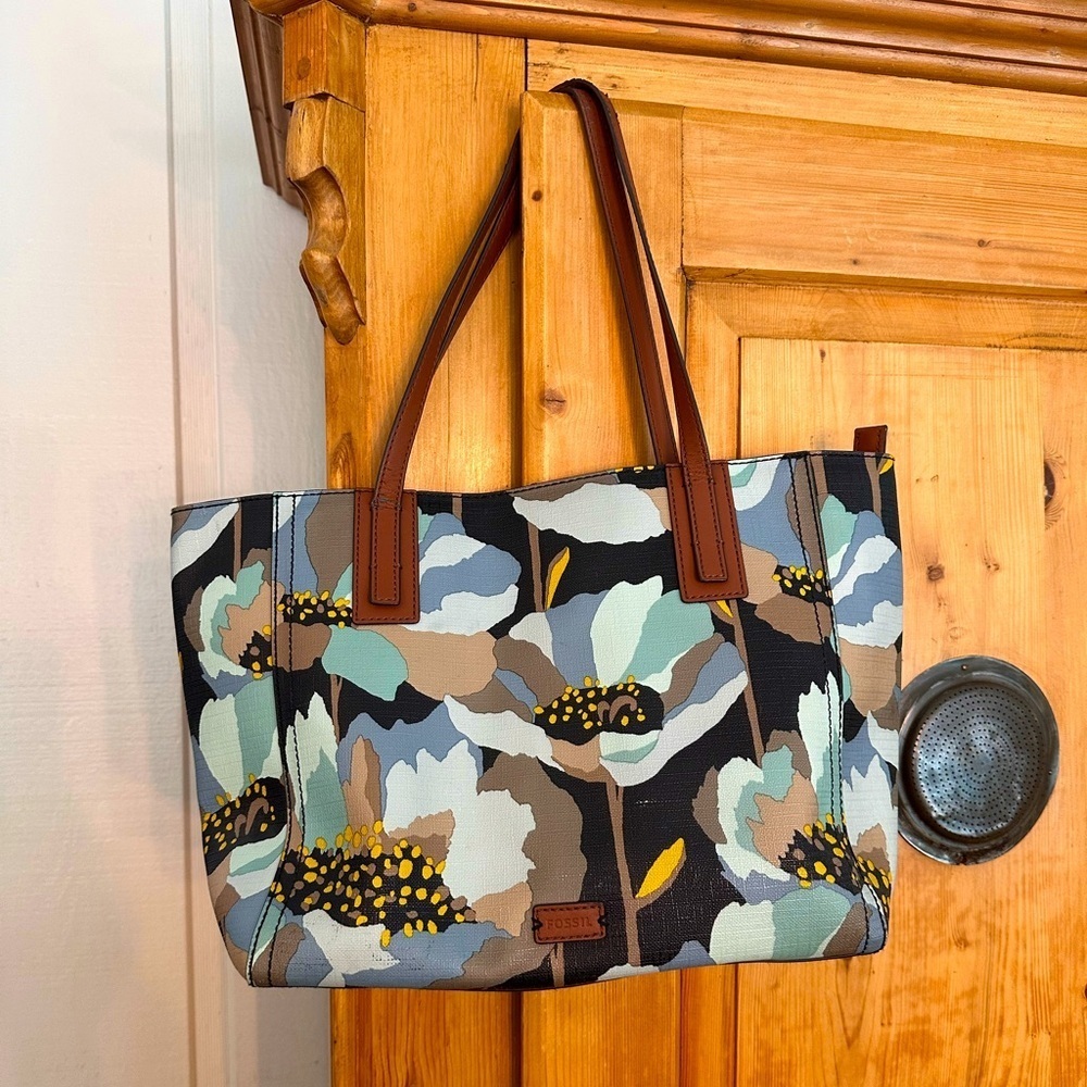 Fossil Emma Tote Bag *Retired* Beautiful Dark Floral Poppy Leather Trim